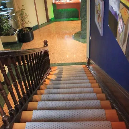 Hotel Mondragon Hotela 3*